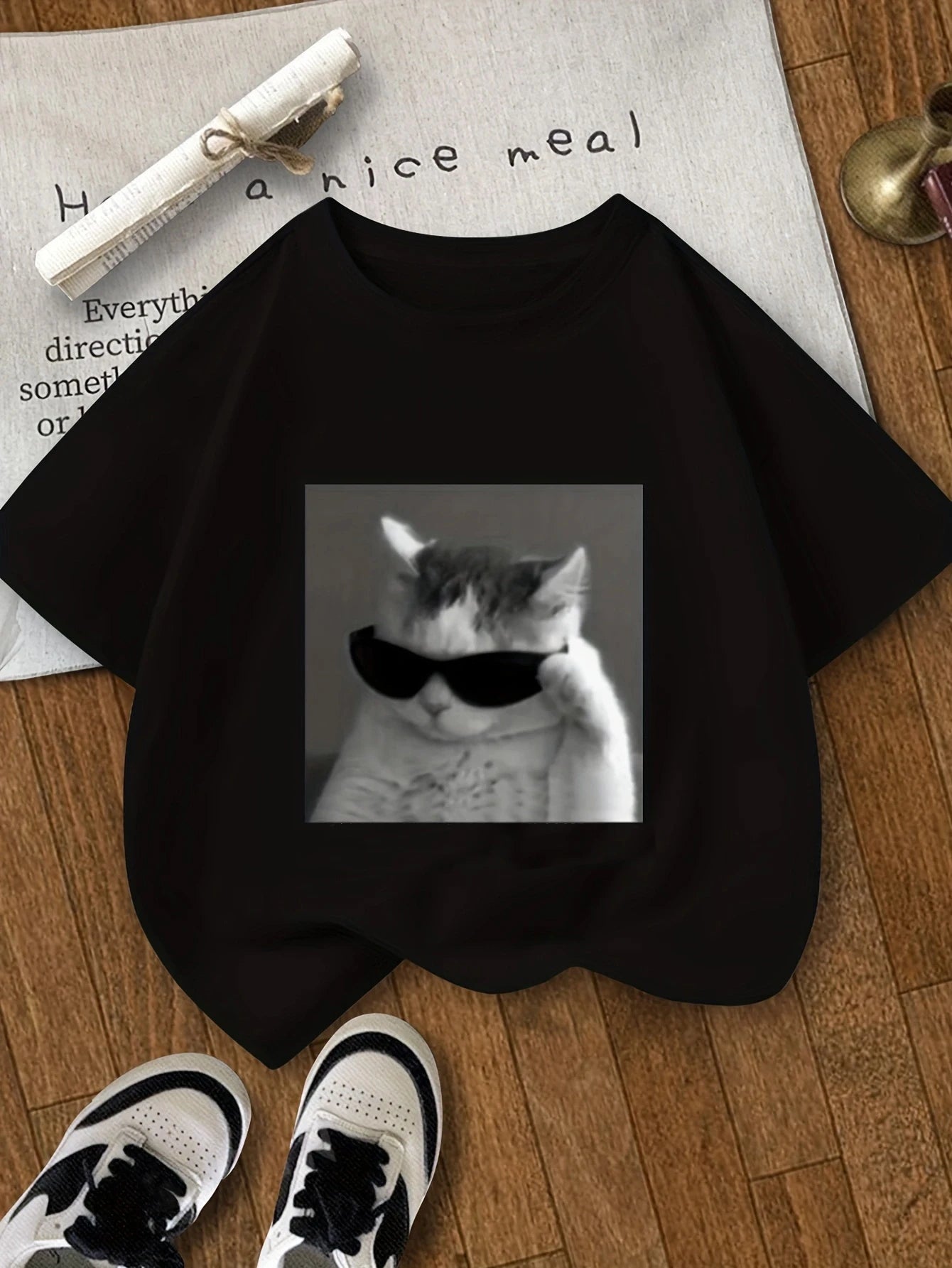 Cat Pattern Printed T-Shirt with Sunglasses, Round Neck Short-Sleeved T-Shirt for Girls, Summer Children's Clothing for Outdoor Leisure Sports, Suitable for 3-14 Years Old
