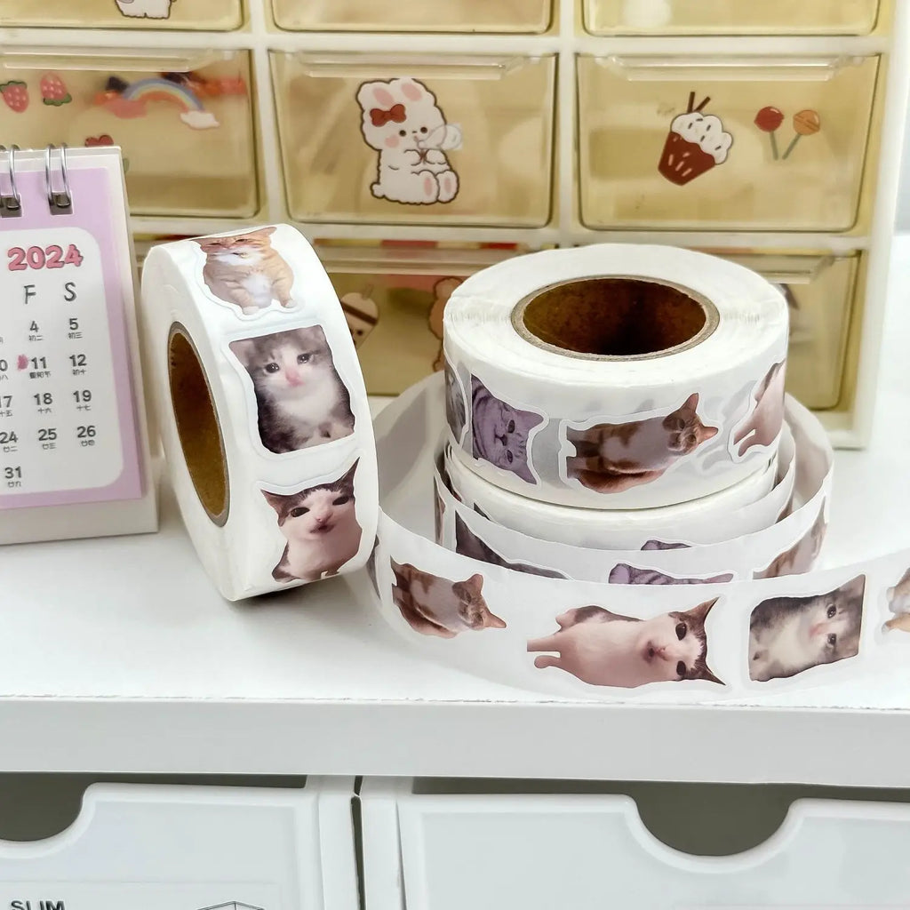 500PCS/Roll Cat Meme Stickers 7 Styles Funny Cat Stickers Cute Animal Decals Vinyl Waterproof Sticker for Scrapbooking DIY