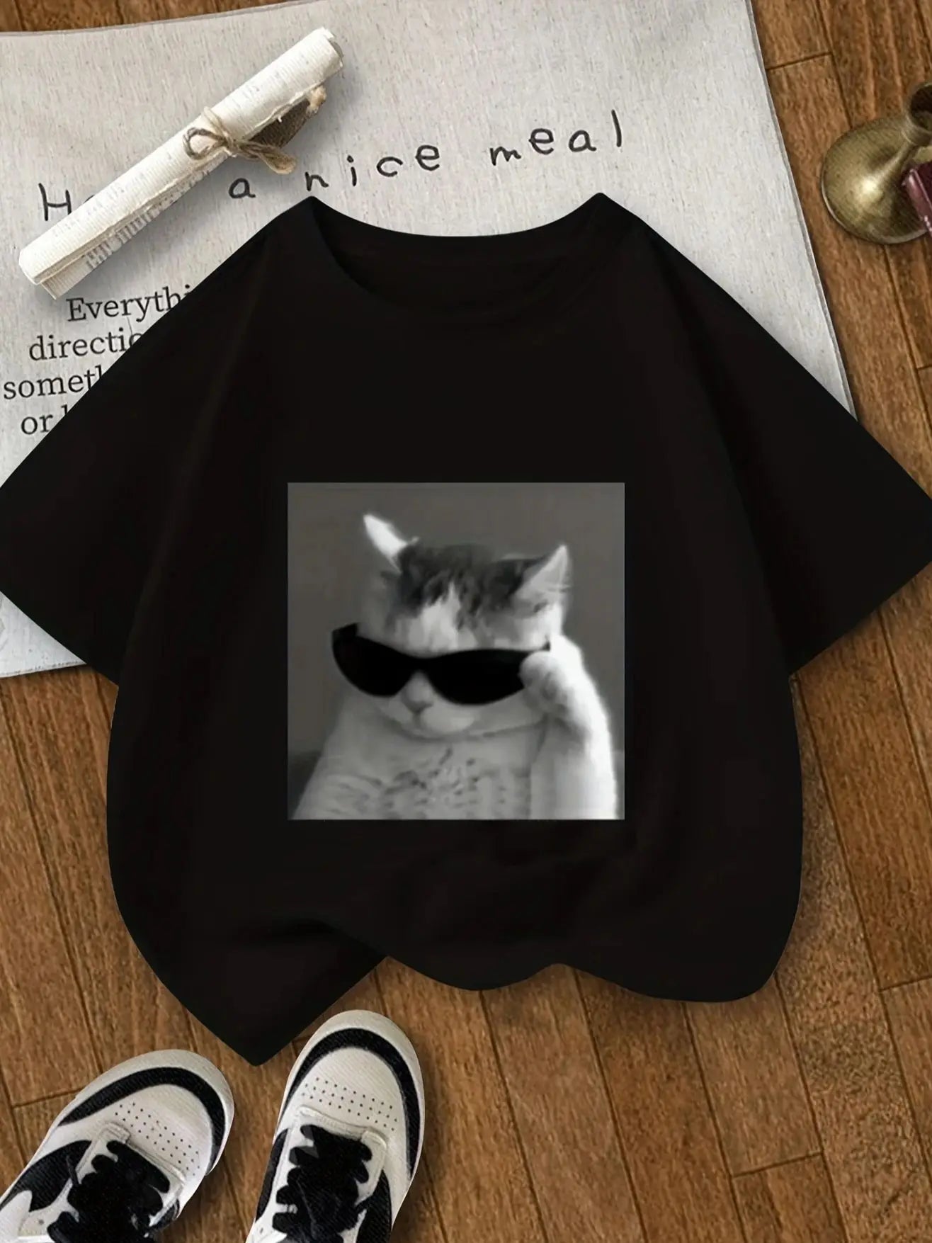 Cat Pattern Printed T-Shirt with Sunglasses, Round Neck Short-Sleeved T-Shirt for Girls, Summer Children's Clothing for Outdoor Leisure Sports, Suitable for 3-14 Years Old