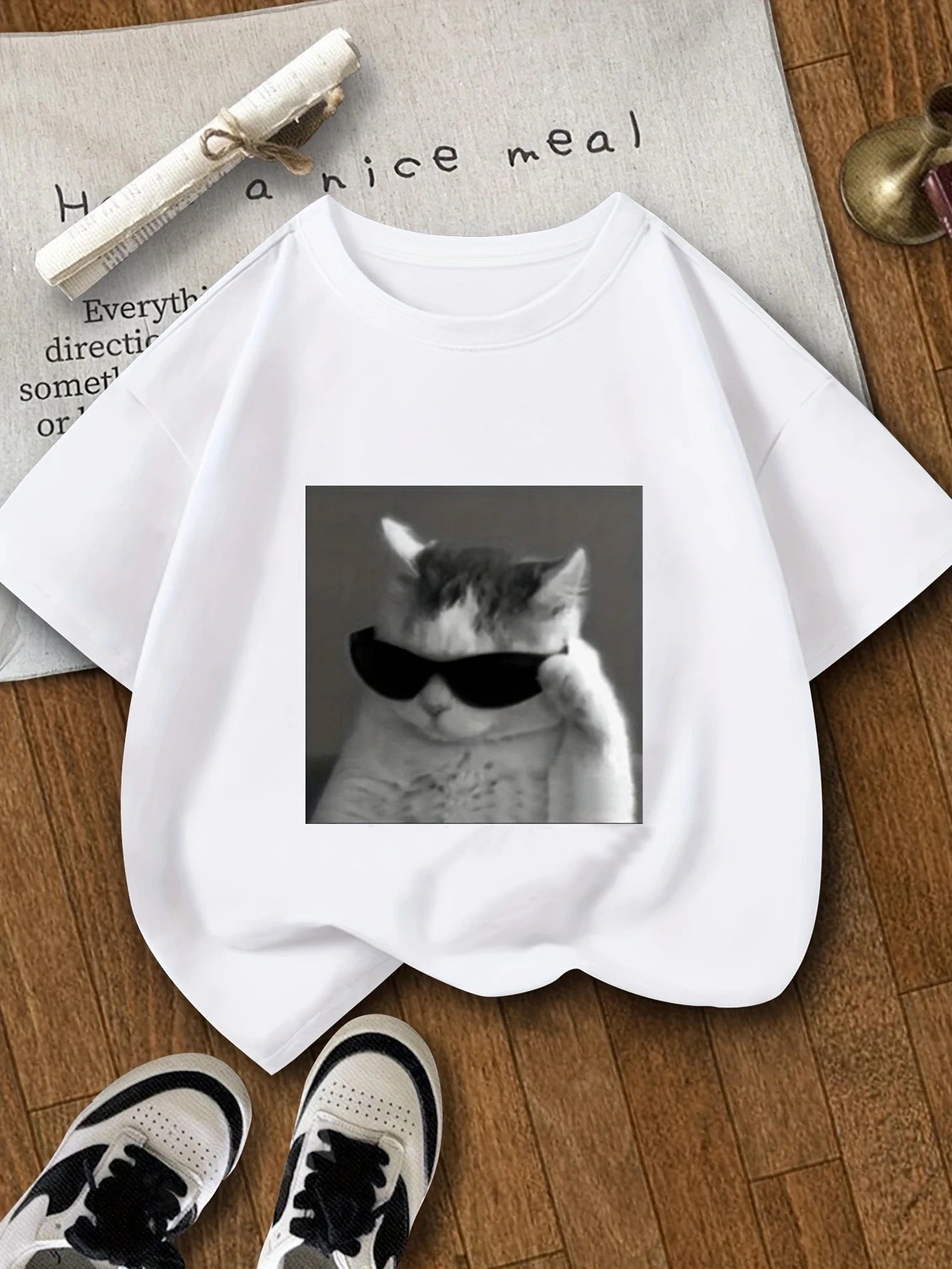 Cat Pattern Printed T-Shirt with Sunglasses, Round Neck Short-Sleeved T-Shirt for Girls, Summer Children's Clothing for Outdoor Leisure Sports, Suitable for 3-14 Years Old