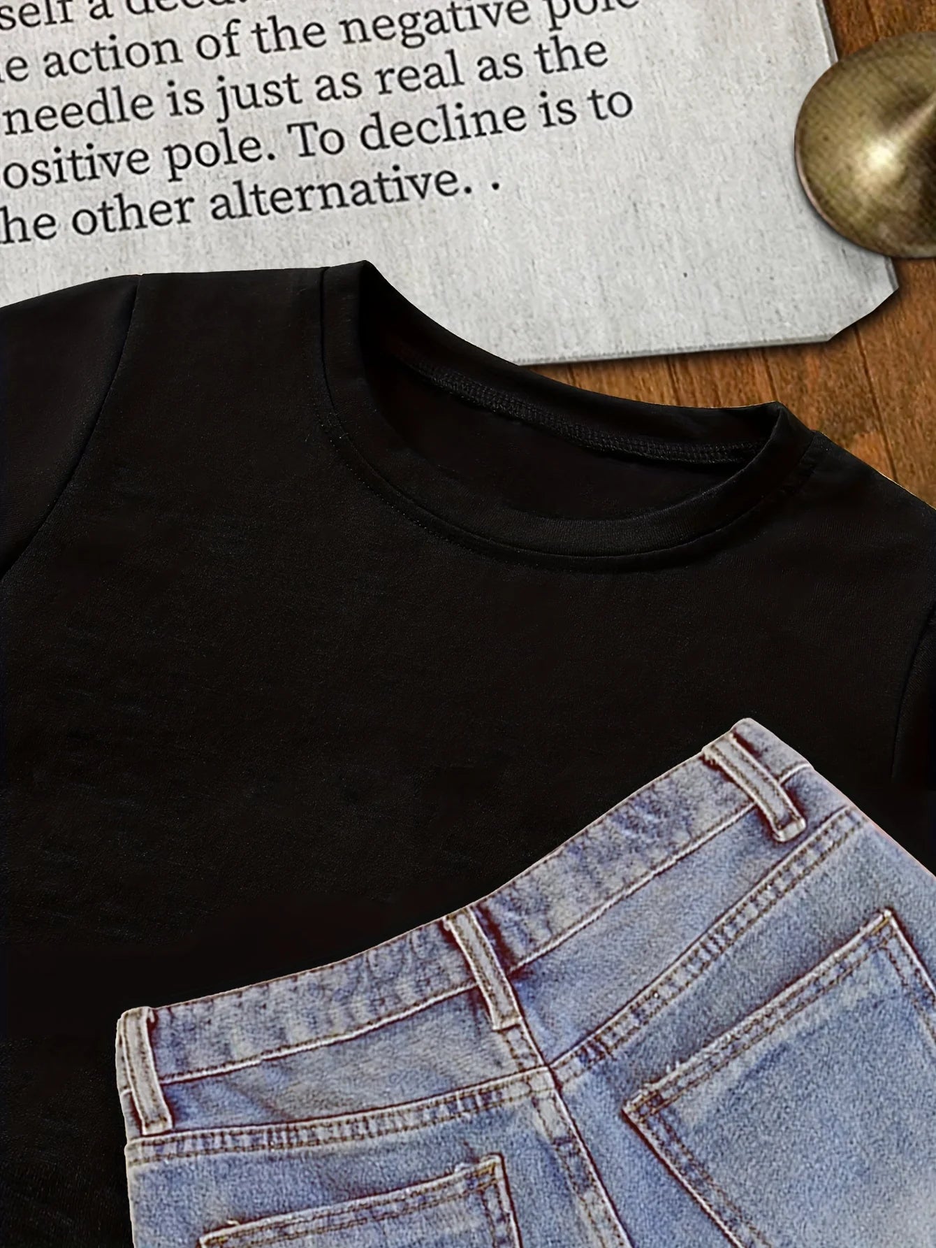 Cat Pattern Printed T-Shirt with Sunglasses, Round Neck Short-Sleeved T-Shirt for Girls, Summer Children's Clothing for Outdoor Leisure Sports, Suitable for 3-14 Years Old